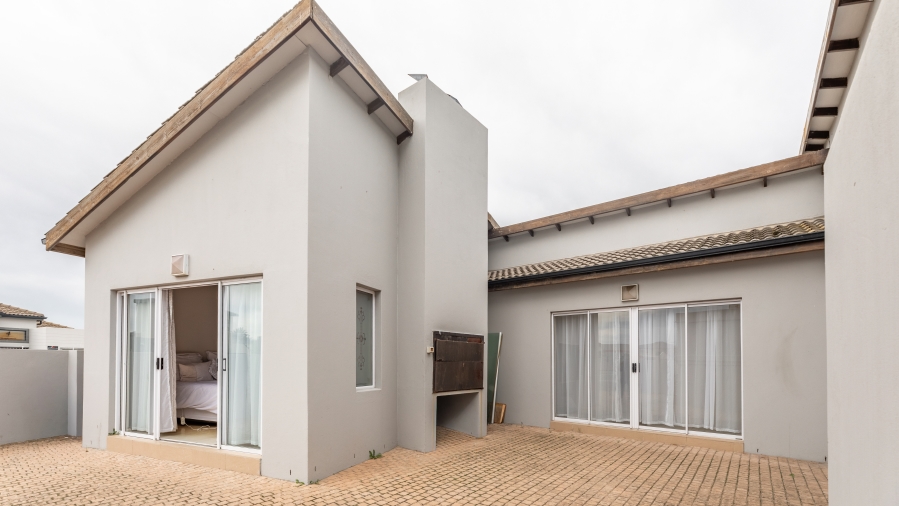 4 Bedroom Property for Sale in Parklands Western Cape